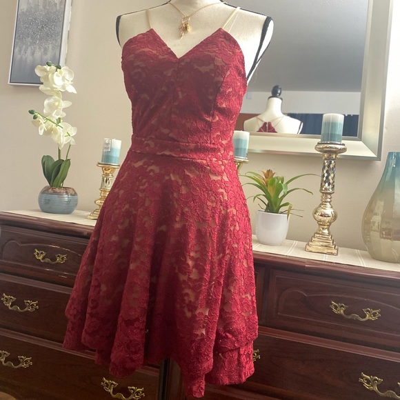 💕❤️NWOT Sexy Le chateau Lace Red dress💕☀️ - Picture 2 of 8